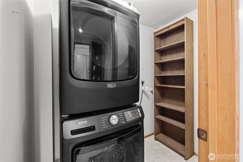 Property photo for 233 3rd Avenue S #101, Edmonds photo 17