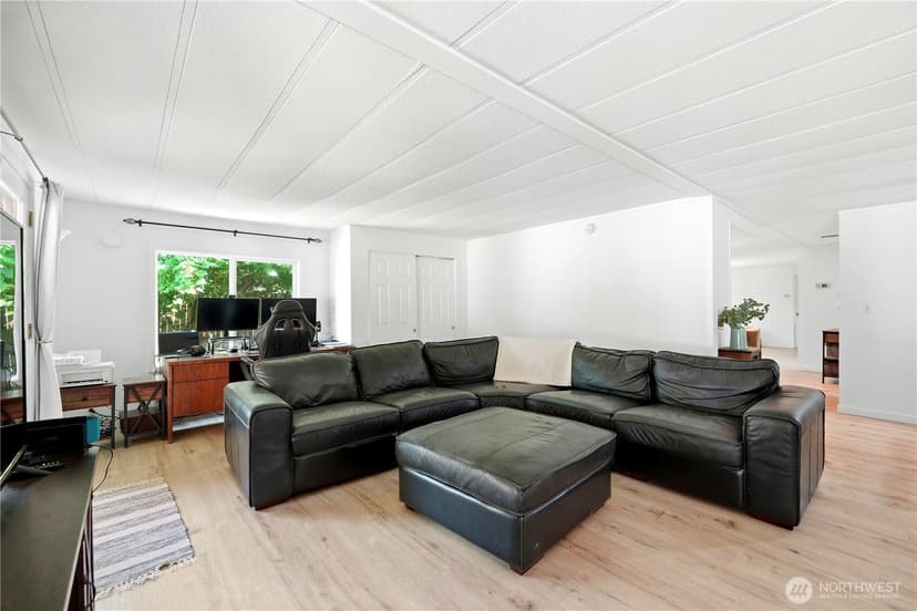 Property photo for 516 Beach Drive, Snohomish photo 12