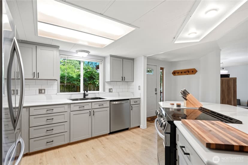Property photo for 516 Beach Drive, Snohomish photo 7