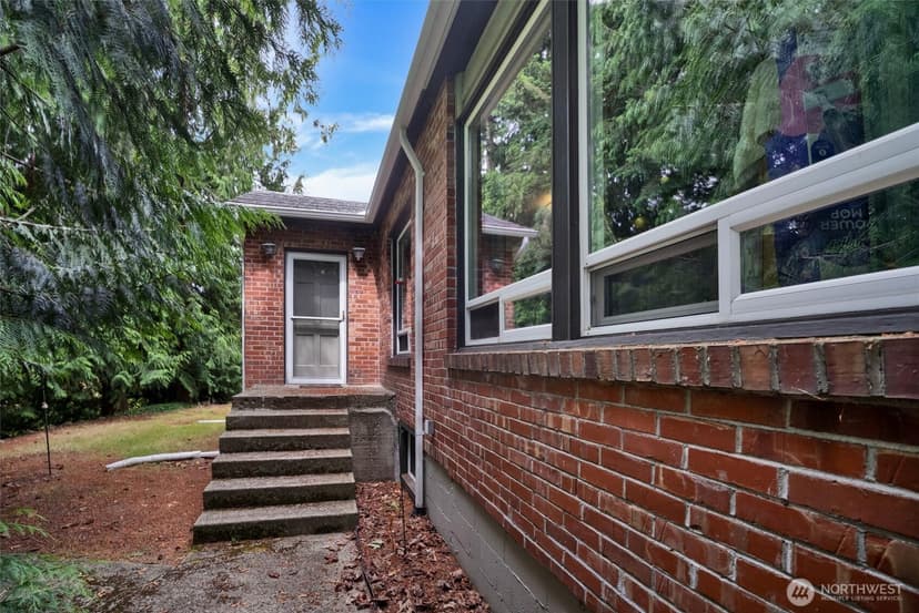 Property photo for 2407 Larch Way, Lynnwood photo 26