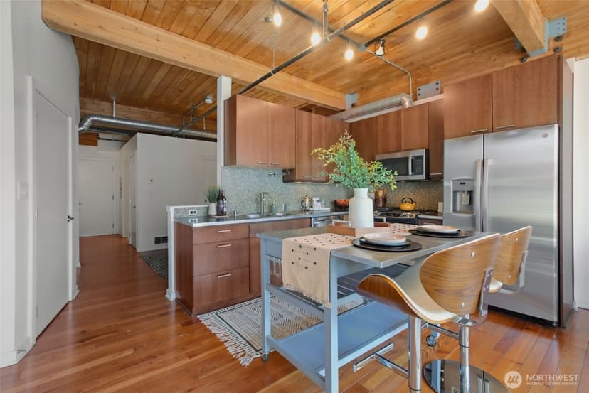 Property photo for 1408 12th Avenue #310, Seattle photo 6