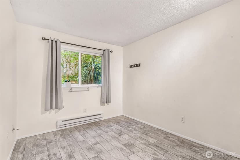 Property photo for 5912 California Avenue SW #102, Seattle photo 12