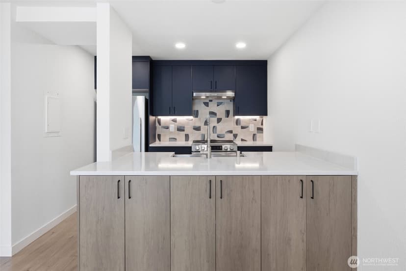 Property photo for 8800 20th Avenue NE #B202, Seattle photo 14