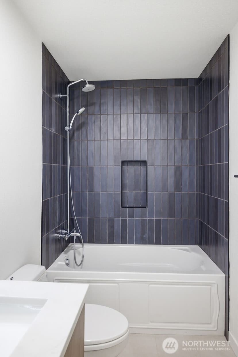 Property photo for 8800 20th Avenue NE #B202, Seattle photo 29