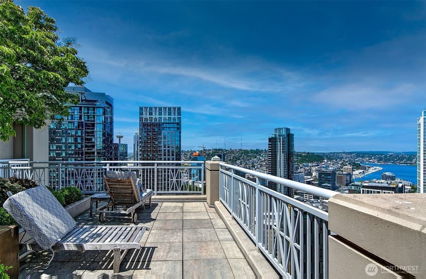 Property photo for 819 Virginia Street #2304, Seattle photo 2