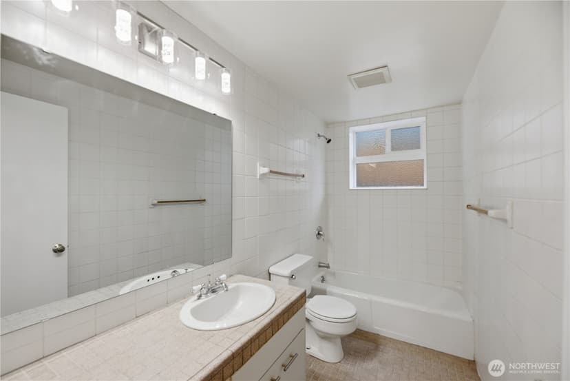 Property photo for 4324 Phinney Avenue N #1, Seattle photo 13