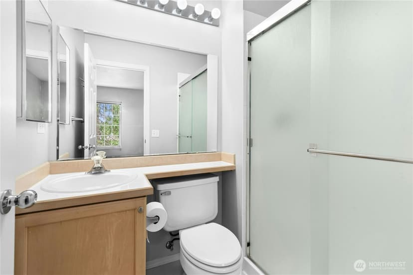Property photo for 601 12th Avenue NW #E1, Issaquah photo 32