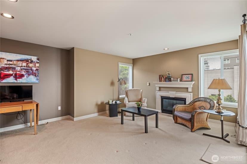 Property photo for 601 W Mercer Place #304, Seattle photo 8