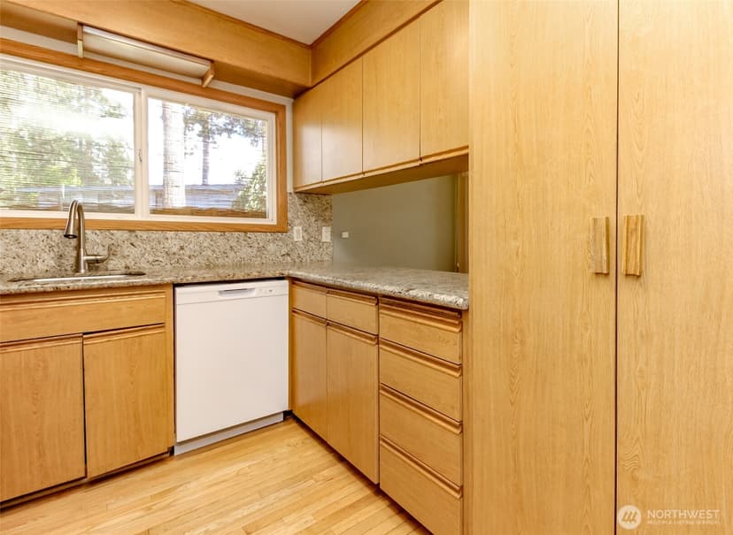 Property photo for 30208 27th Avenue S, Federal Way photo 8