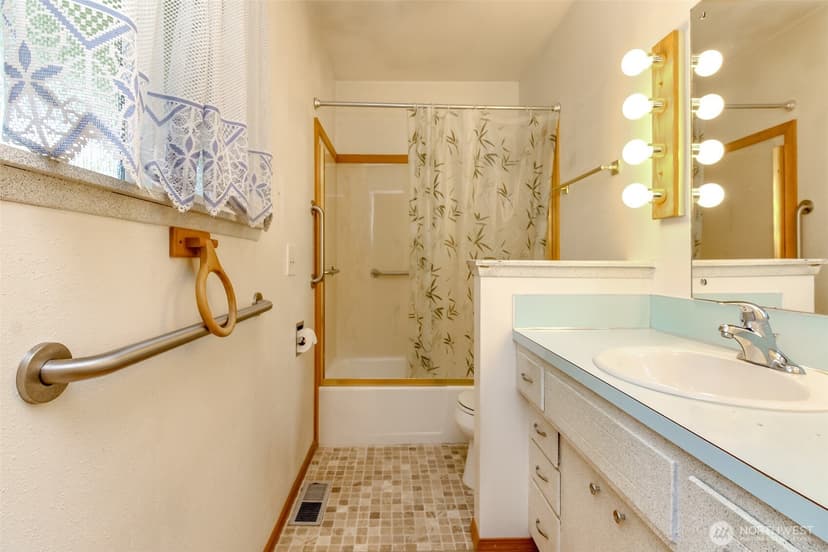 Property photo for 30208 27th Avenue S, Federal Way photo 21