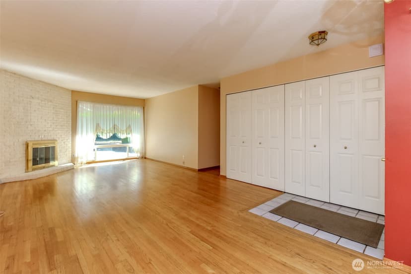 Property photo for 30208 27th Avenue S, Federal Way photo 6