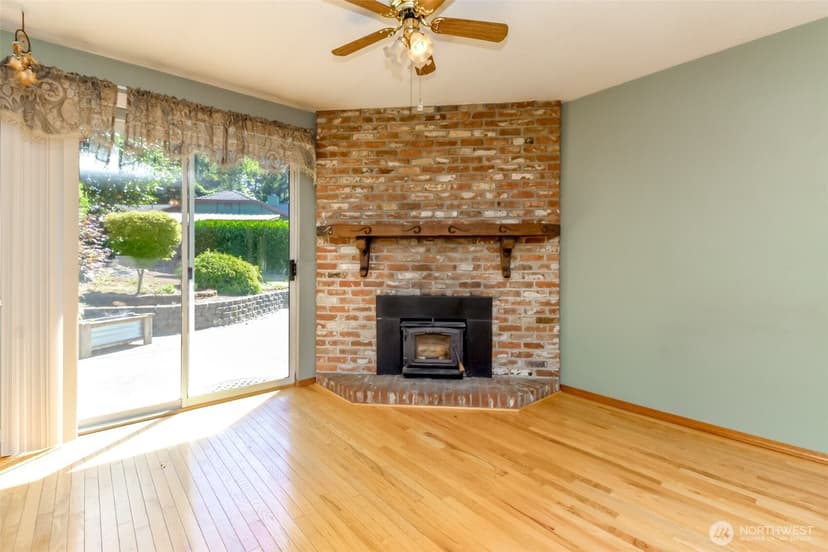 Property photo for 30208 27th Avenue S, Federal Way photo 11