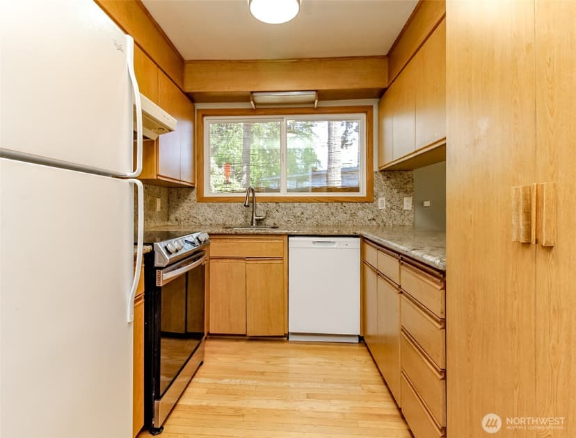 Property photo for 30208 27th Avenue S, Federal Way photo 9