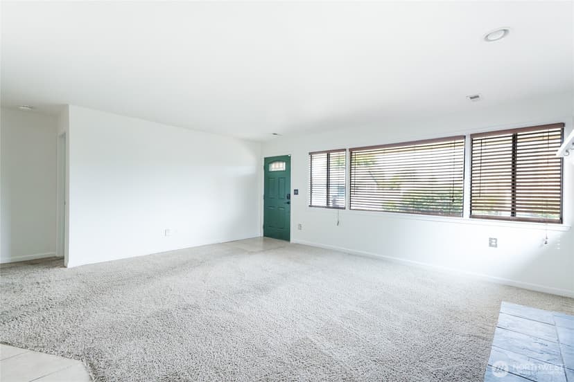 Property photo for 702 N Mullen Street, Tacoma photo 7