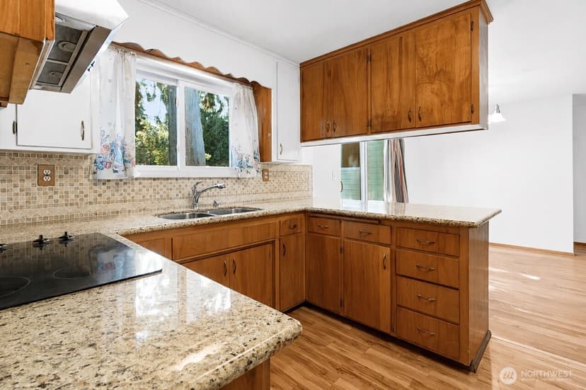 Property photo for 10406 55th Avenue S, Seattle photo 10