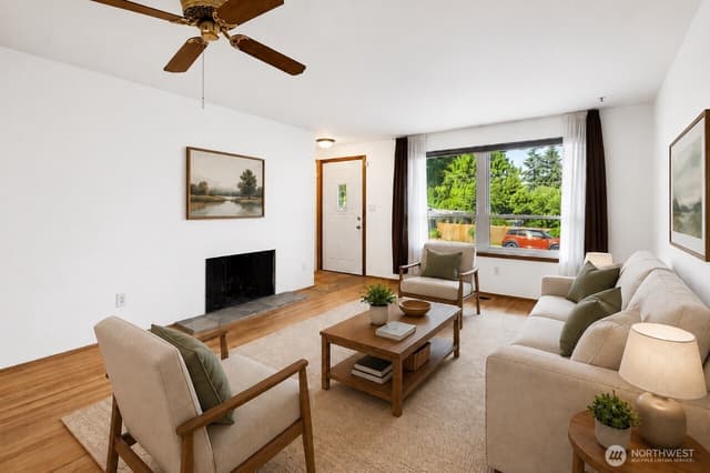 Property photo for 10406 55th Avenue S, Seattle photo 5