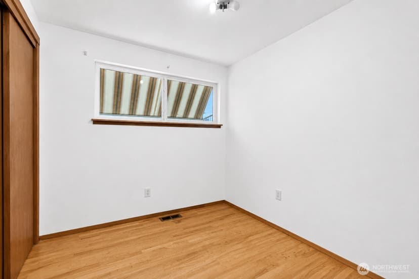 Property photo for 10406 55th Avenue S, Seattle photo 15