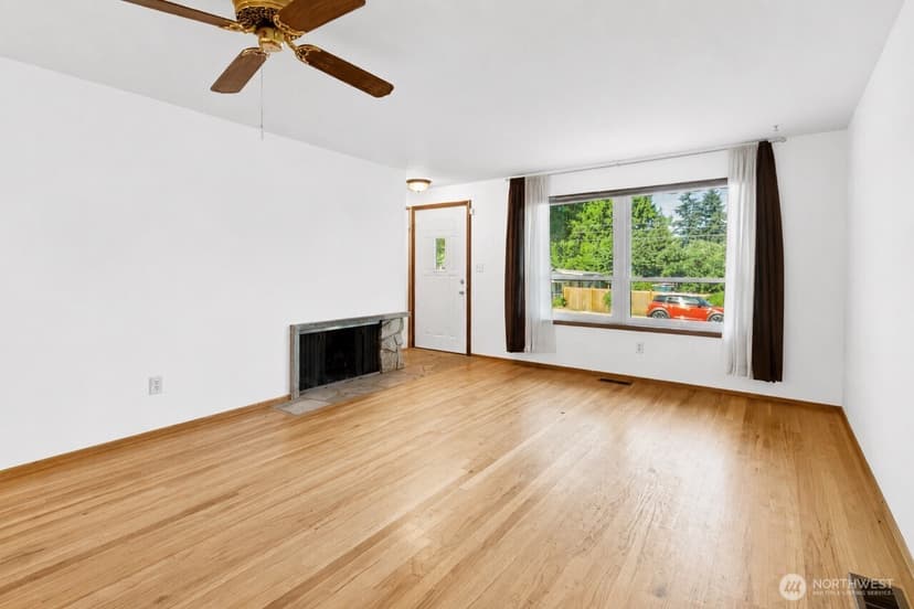 Property photo for 10406 55th Avenue S, Seattle photo 6