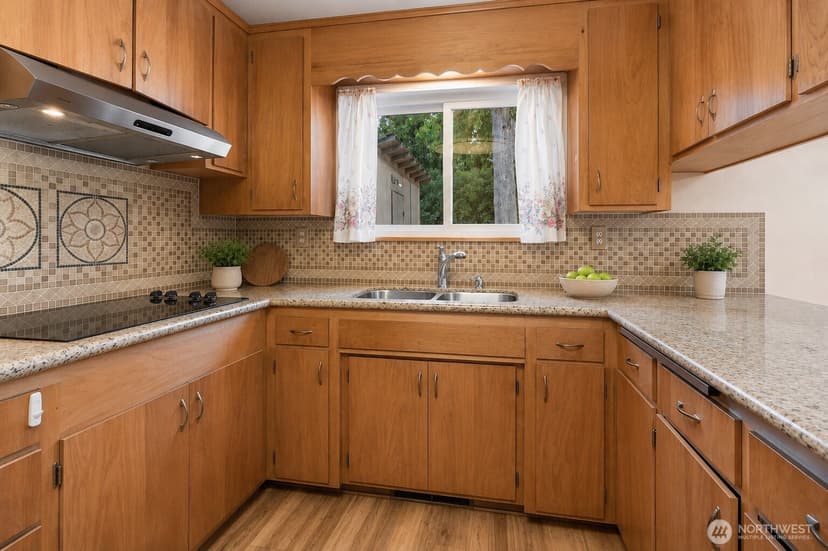 Property photo for 10406 55th Avenue S, Seattle photo 11