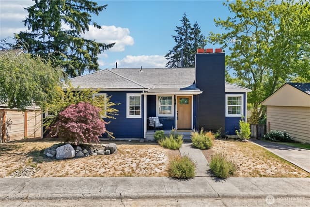 Property photo for 3310 9th Avenue W, Seattle