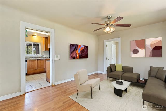 Property photo for 14008 42nd Avenue S, Tukwila photo 3