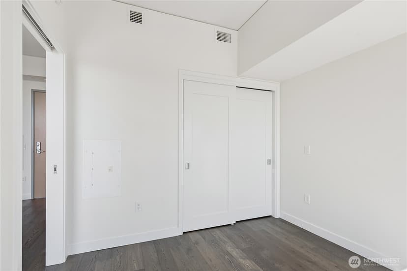 Property photo for 2510 6th Avenue #2705, Seattle photo 17