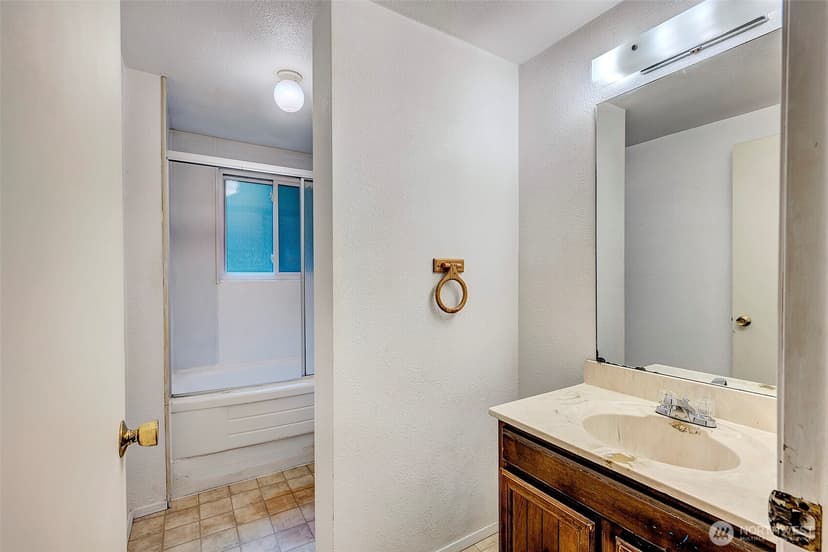 Property photo for 5927 147 Street SW, Edmonds photo 14