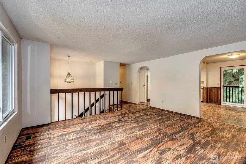 Property photo for 5927 147 Street SW, Edmonds photo 11