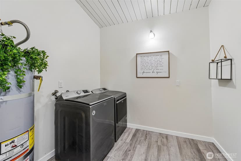 Property photo for 13039 24th Avenue S, Seattle photo 18
