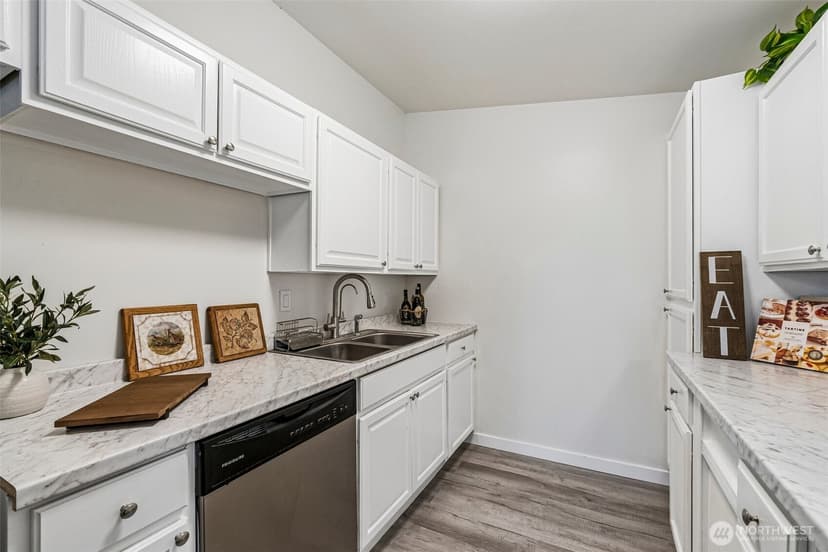 Property photo for 13039 24th Avenue S, Seattle photo 15
