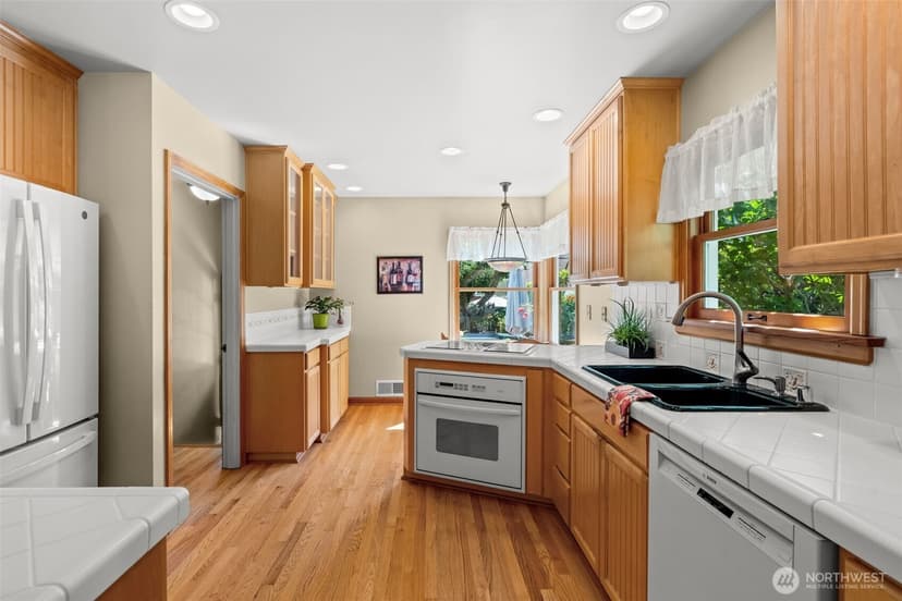 Property photo for 1805 N Union Avenue, Tacoma photo 9