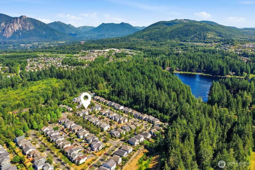 Property photo for 7021 Carmichael Avenue SE, Snoqualmie photo 38