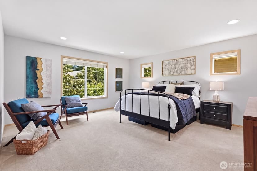 Property photo for 7021 Carmichael Avenue SE, Snoqualmie photo 4