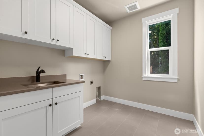 Property photo for 3504 Alaska Road, Brier photo 35
