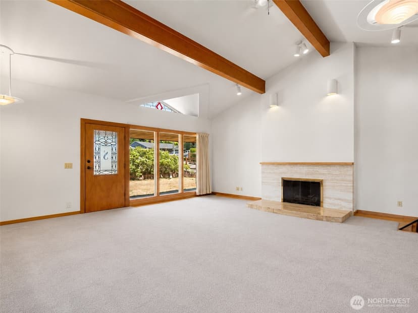 Property photo for 351 NE 163rd, Shoreline photo 9