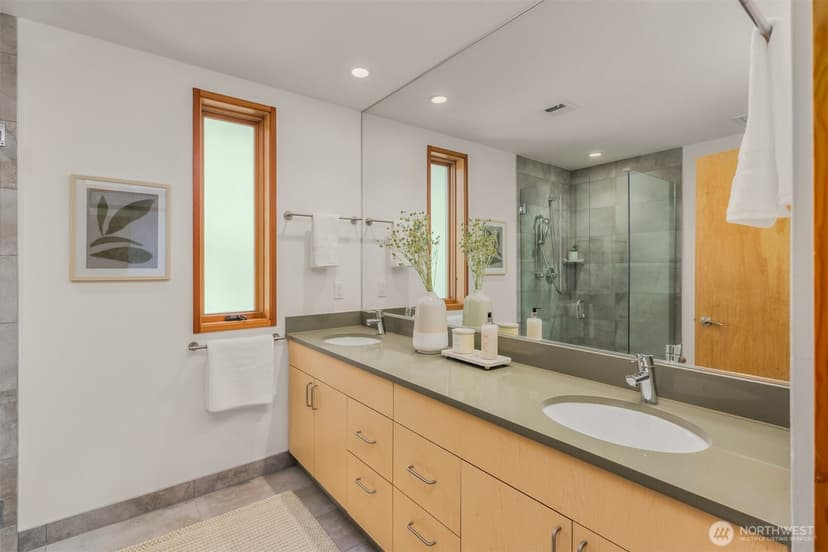 Property photo for 211 Wyatt Way NW #B204, Bainbridge Island photo 23