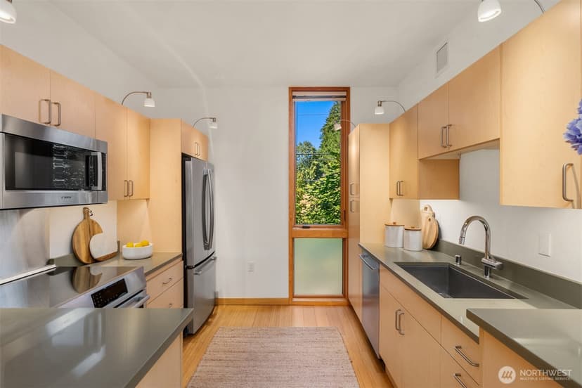 Property photo for 211 Wyatt Way NW #B204, Bainbridge Island photo 14