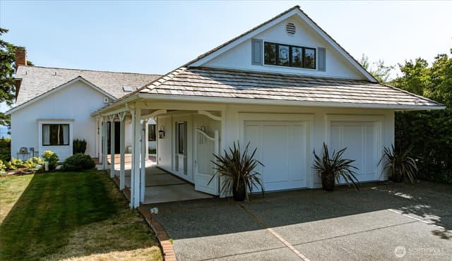 Property photo for 2374 Soundview Drive, Langley photo 3