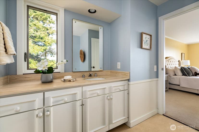 Property photo for 2374 Soundview Drive, Langley photo 32