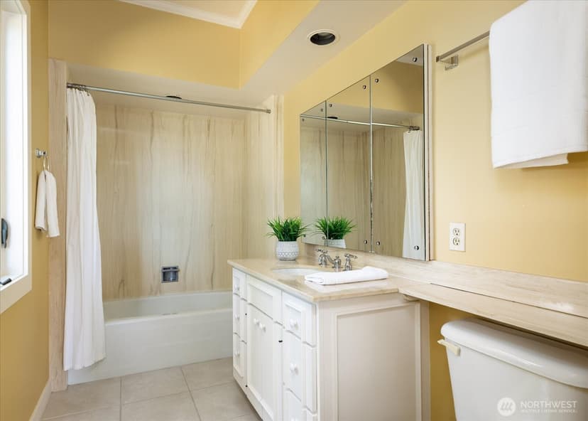 Property photo for 2374 Soundview Drive, Langley photo 23
