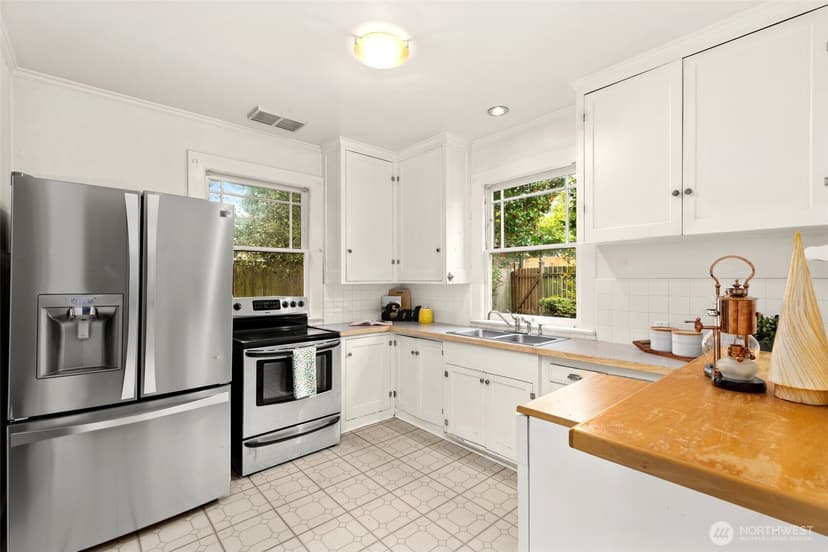 Property photo for 119 N 83rd Street, Seattle photo 9