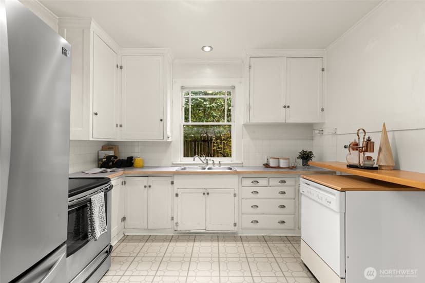 Property photo for 119 N 83rd Street, Seattle photo 8