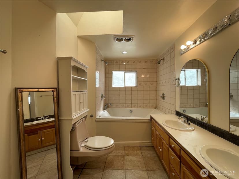 Property photo for 13729 Stone Avenue N, Seattle photo 26