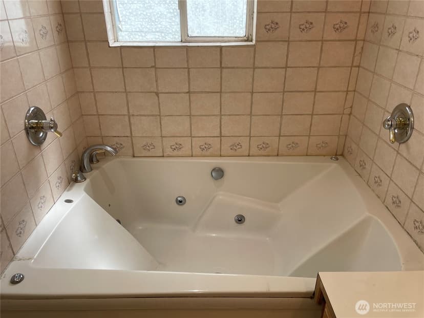 Property photo for 13729 Stone Avenue N, Seattle photo 27
