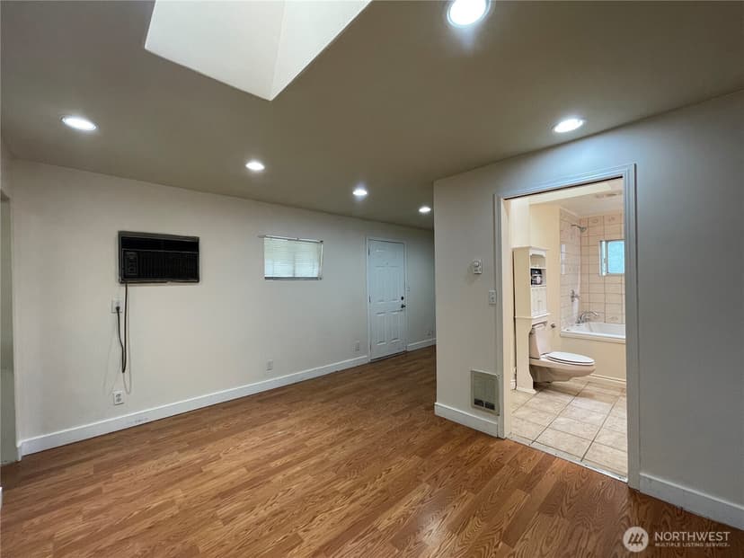 Property photo for 13729 Stone Avenue N, Seattle photo 23