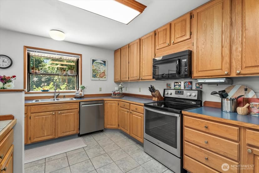 Property photo for 19407 228th Avenue SE, Maple Valley photo 15