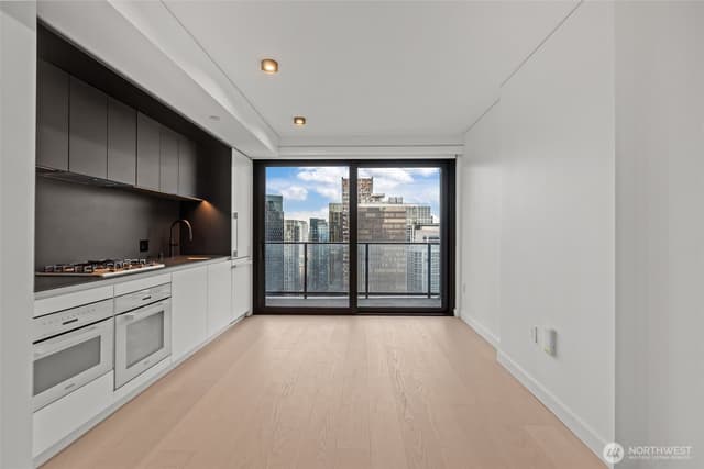 Property photo for 300 Virginia Street #3103, Seattle photo 3