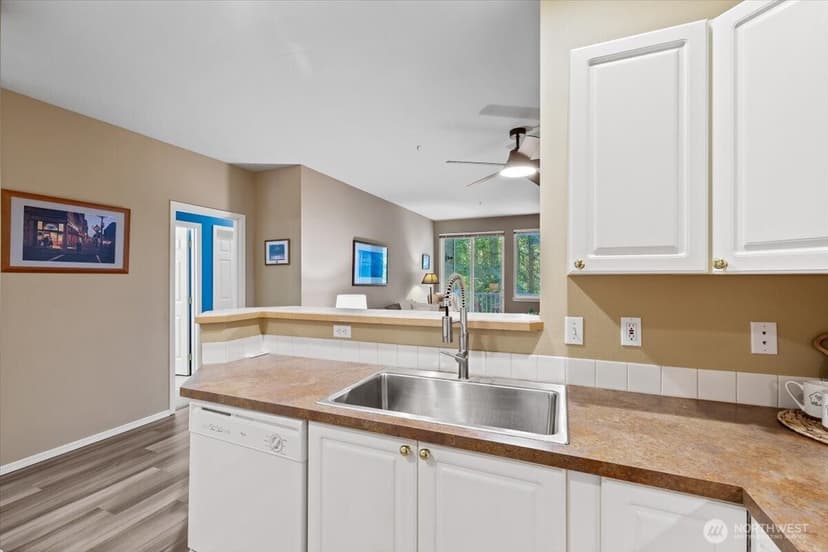 Property photo for 12712 Admiralty Way #B204, Everett photo 11