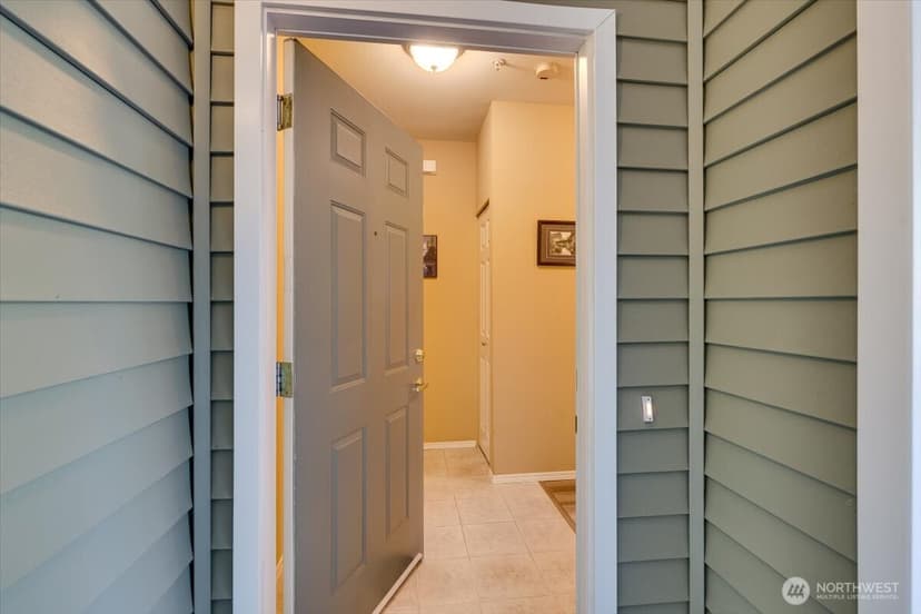 Property photo for 12712 Admiralty Way #B204, Everett photo 2