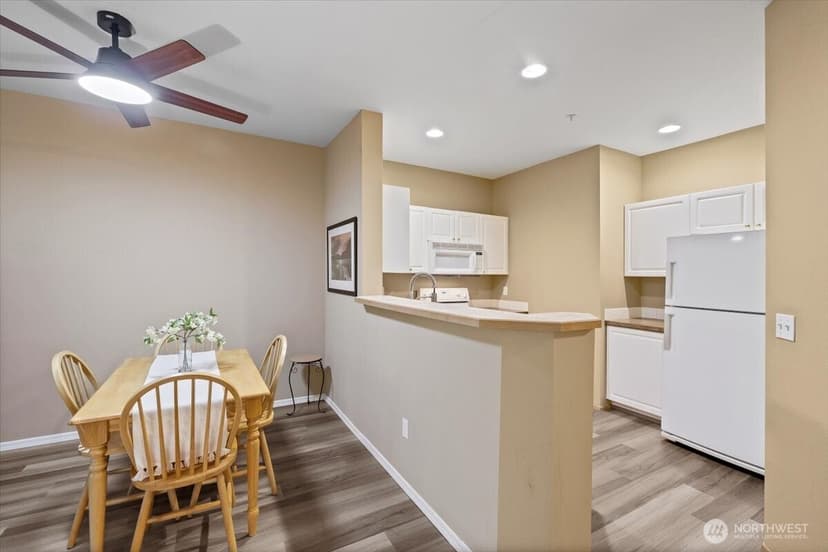 Property photo for 12712 Admiralty Way #B204, Everett photo 9